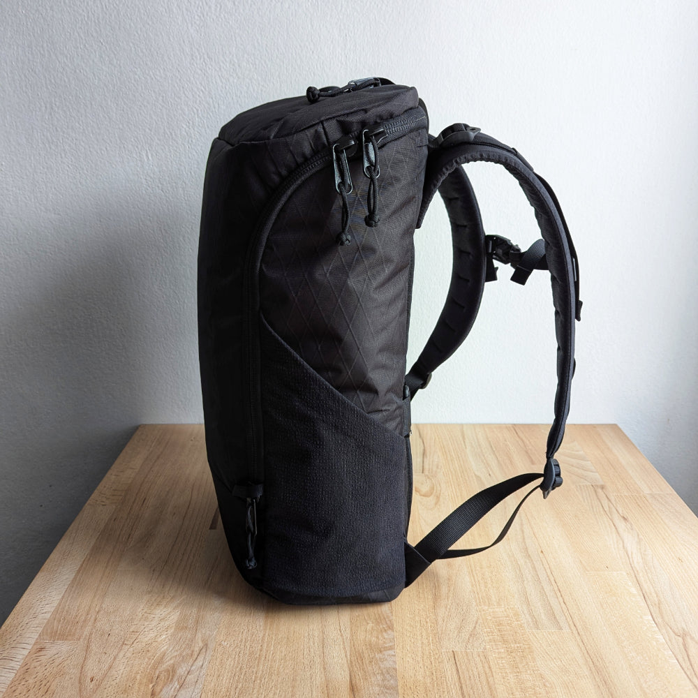 BUDDY 30 Neo - Black/True red/Dark green