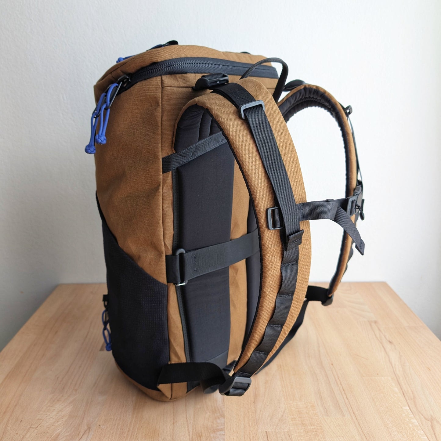 BUDDY 22 Neo - Brown/Purple + BLAZE 2 laptop sleeve + MUTE Velcro cover