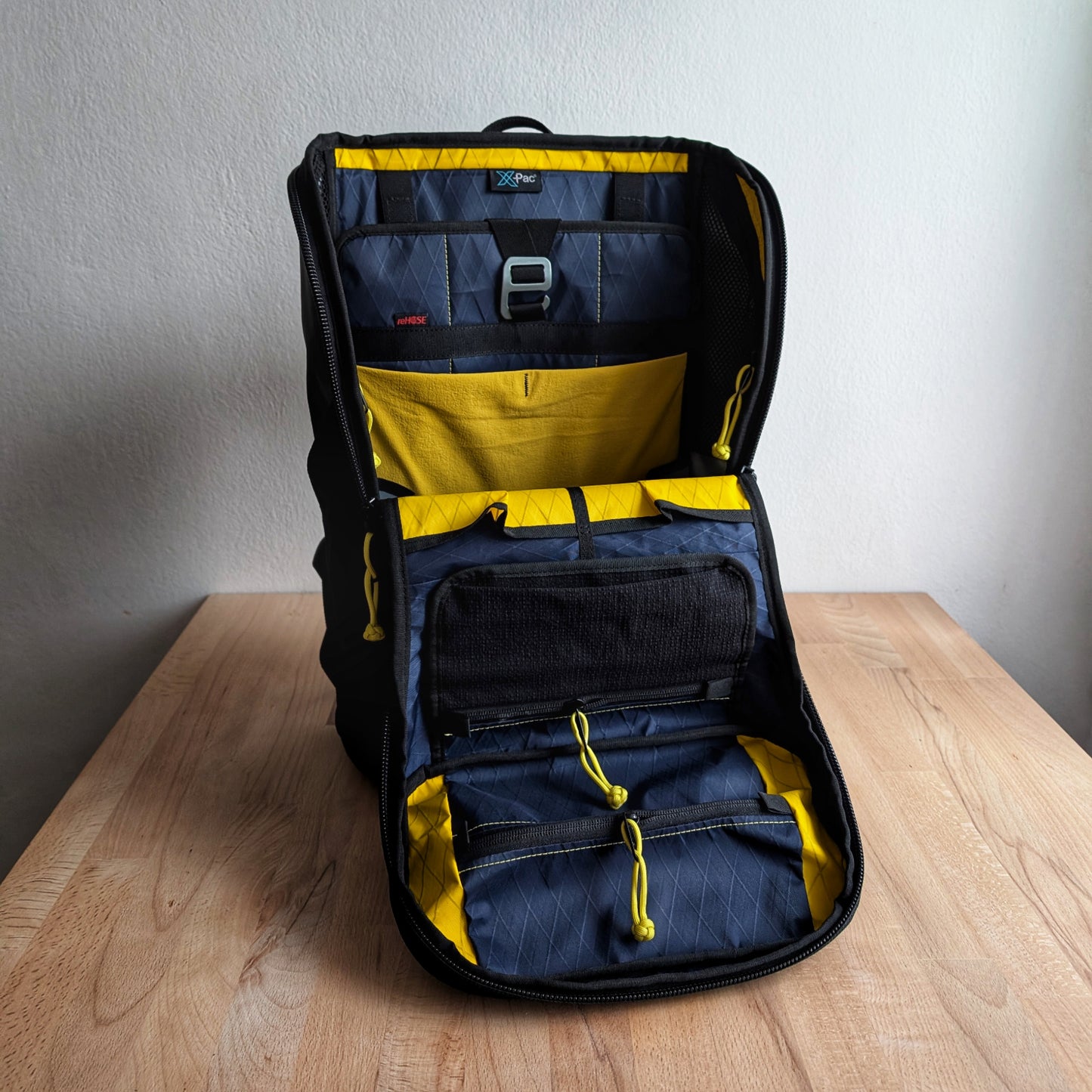 BUDDY 22 Neo - Black/Navy blue/Yellow + BLAZE 2 laptop sleeve + MUTE Velcro cover