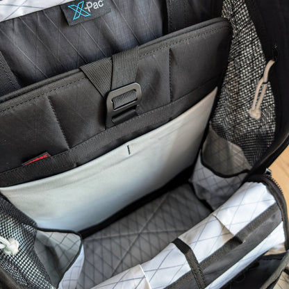 BUDDY 22 Neo - Silver/Black/White + BLAZE 2 laptop sleeve + MUTE Velcro cover