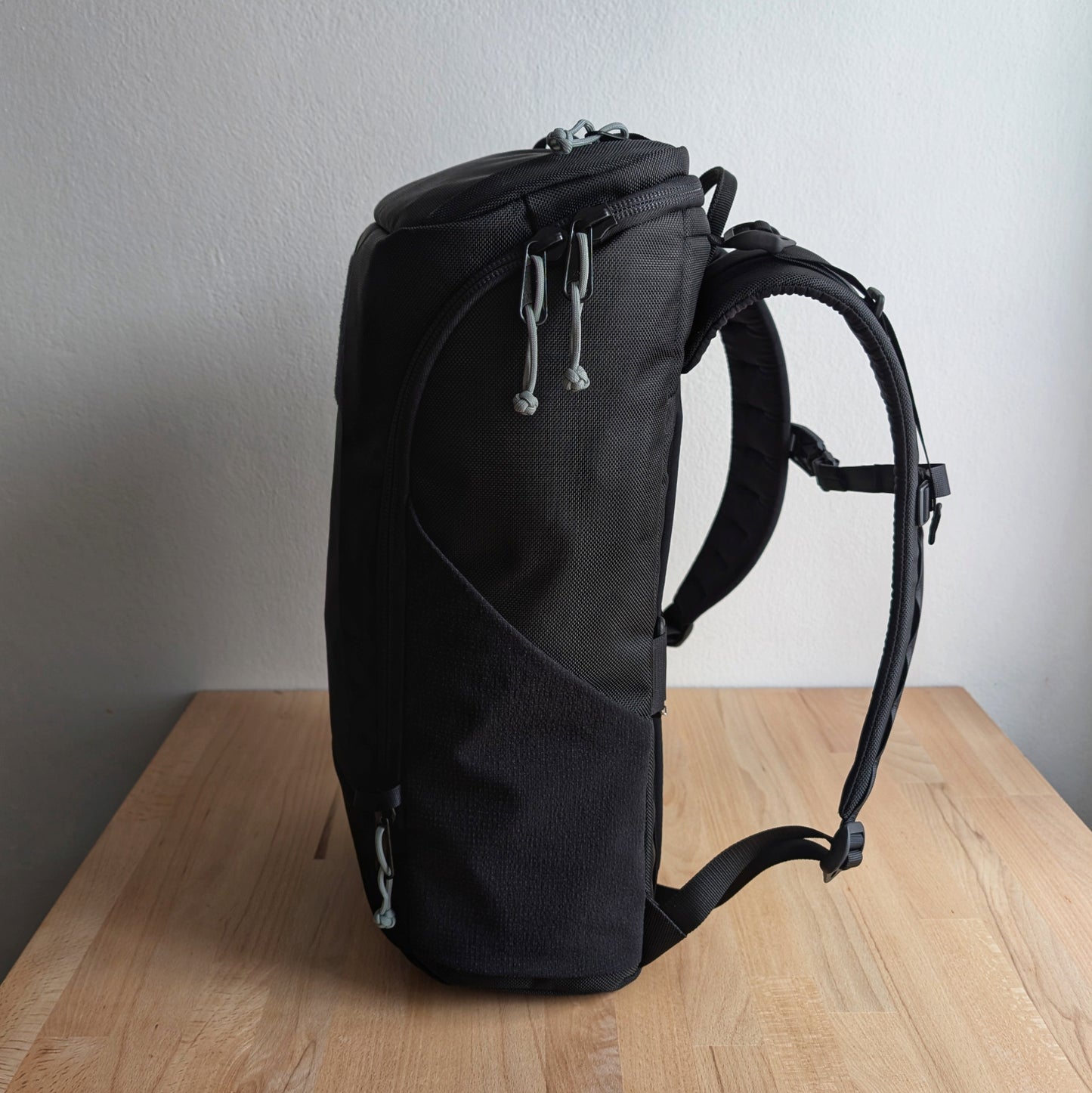 BUDDY 30 Neo - Black/Port/Silver+ BLAZE 2 laptop sleeve